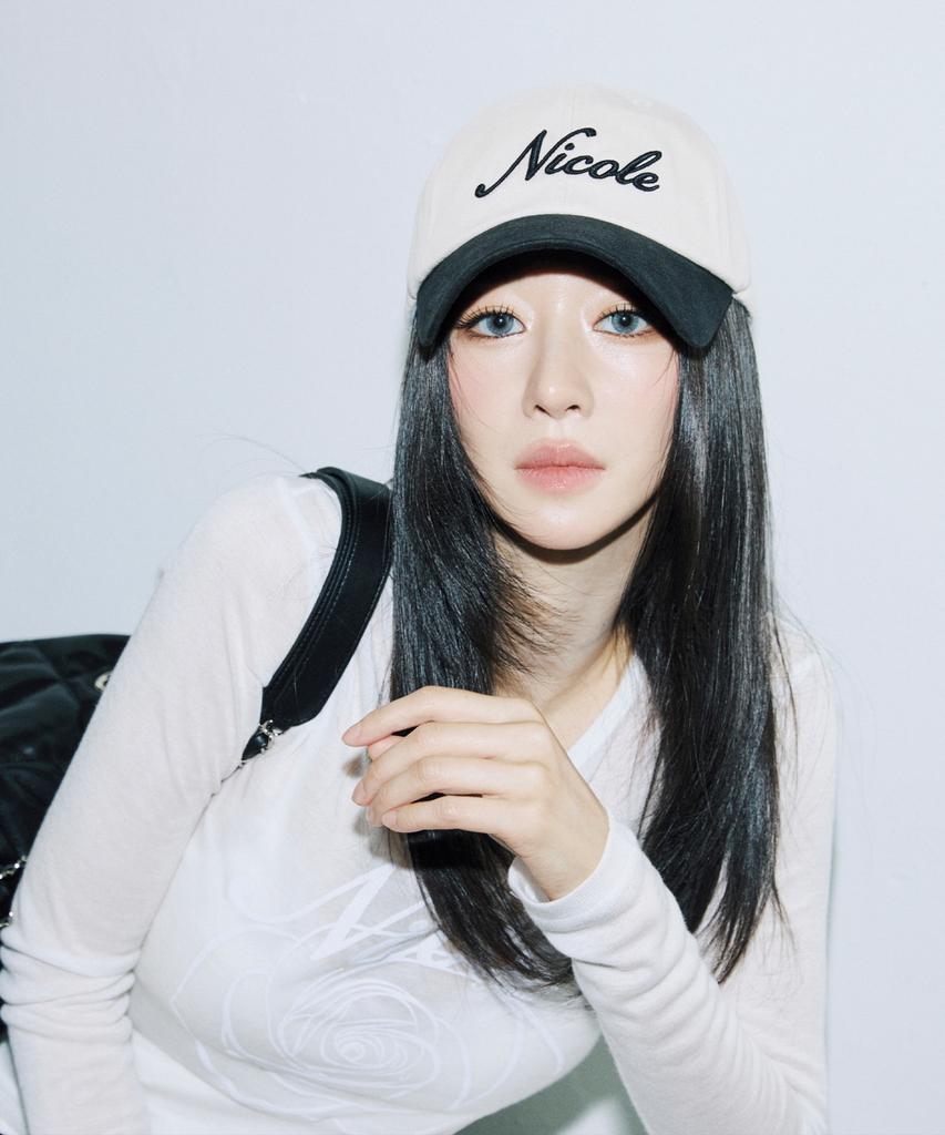 Кепка с козырьком Nigaennikol Nicole Lettering_Двухцветная Черная