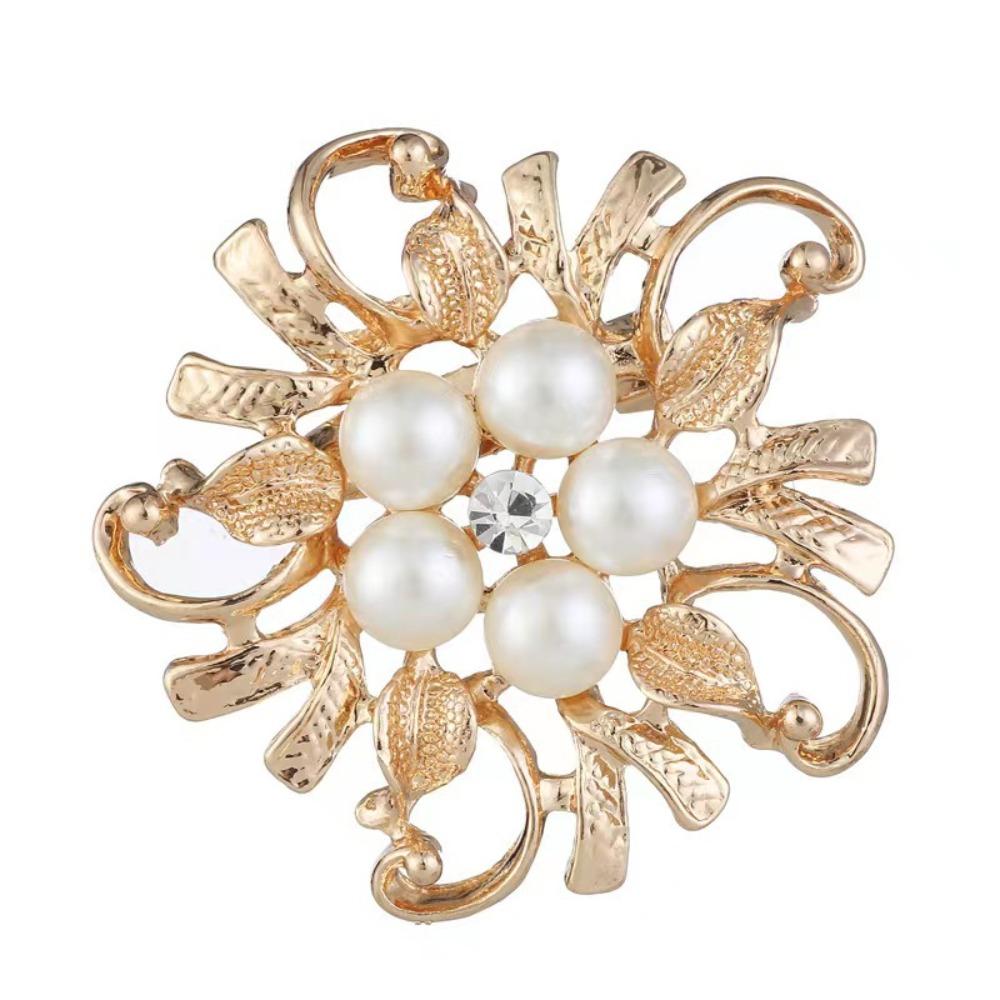 Metal Flower Brooch for Women Versatile Pearl Brooch Jewelry Brooches Party Clothing Accessories