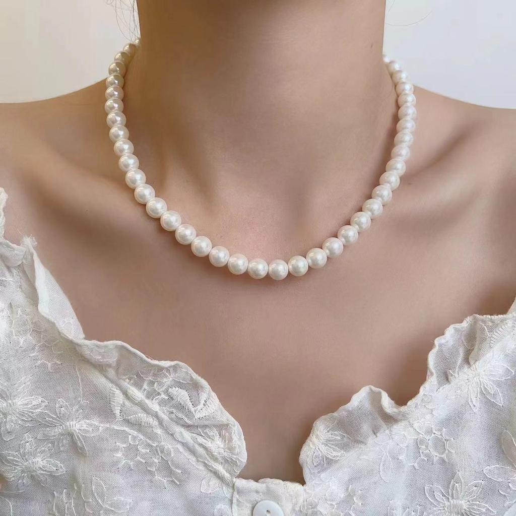 Elegant Magnetic Pearl Clavicle Necklace – High-End Versatile Sweater Chain for Women