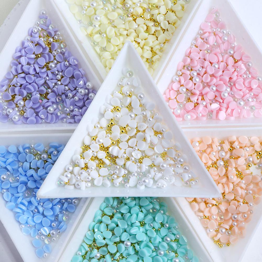 Набор из 150 шт. * 7 упаковок разноцветных маленьких круглых лепестков для украшения ногтей, самоклеящиеся накладки для ногтей, средства для самостоятельного изготовления ногтей