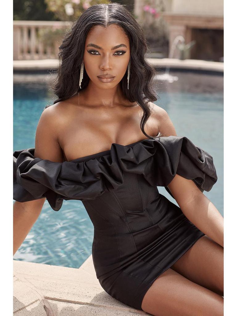 Elegant One-Shoulder Strapless Ruffle Dress with Waist-Hugging Fit and Hip-Wrapping Short Skirt