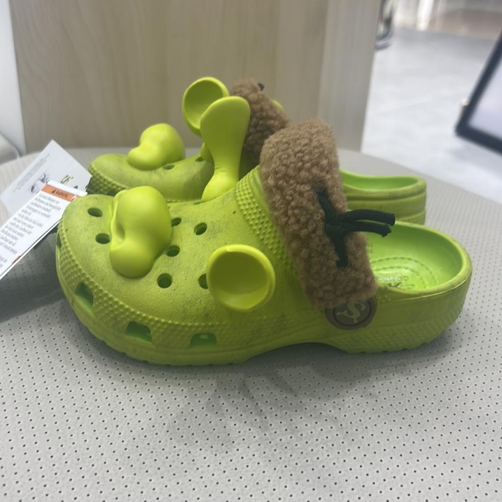DreamWorks x Crocs Classic Clog Детские Клоги Шрек Детские Кроссовки Зеленый Лайм-Пунш 209378-3TX