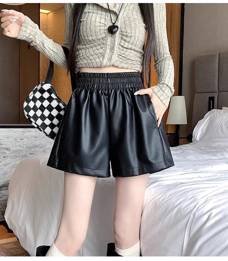 Женские брюки А-силуэта из искусственной кожи с высокой талией: Черные широкие брюки свободного кроя на осень/зиму 2023 г.