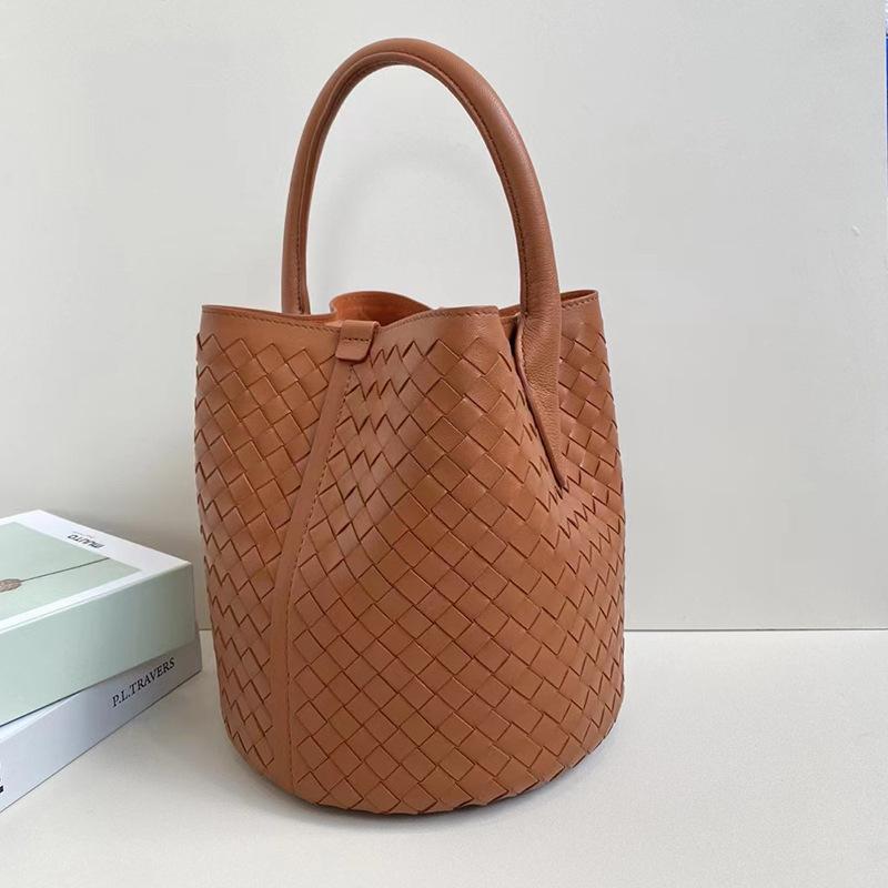 Новая плетеная сумка-ведро кожаная женская модная портативная сумка-мессенджер детская и мамина сумка нишевый дизайн портативная