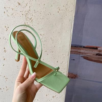 Новые брендовые сандалии-гладиаторы на тонком высоком каблуке, туфли-лодочки с узким ремешком и квадратной головкой, с застежкой-липучкойkf65