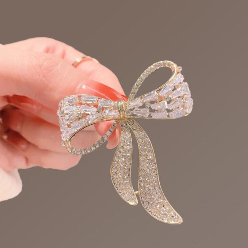 Bow Tie Rhinestone Brooch Female Simple Personality Pin Anti-Light Corsage