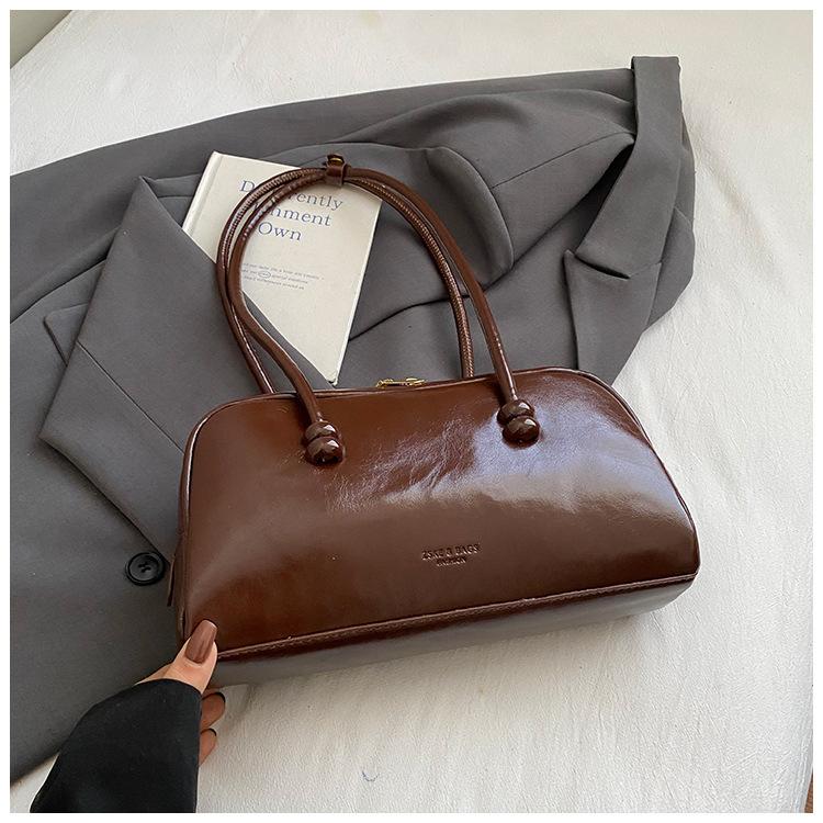 Ретро сумка женская большой вместимости 2025 новая осень и зима универсальная повседневная на плечо подмышку сумка текстурированная дорожная сумка-подушка