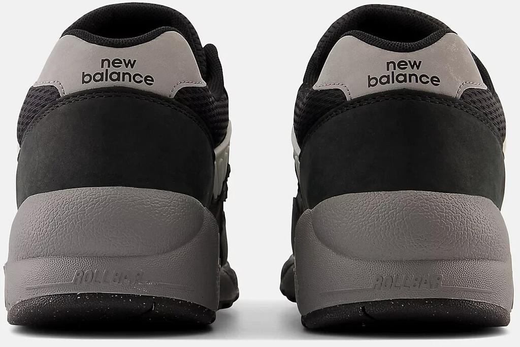 Кроссовки New Balance 580 (MT580MDB) черный/темно-серый/серебристый металлик