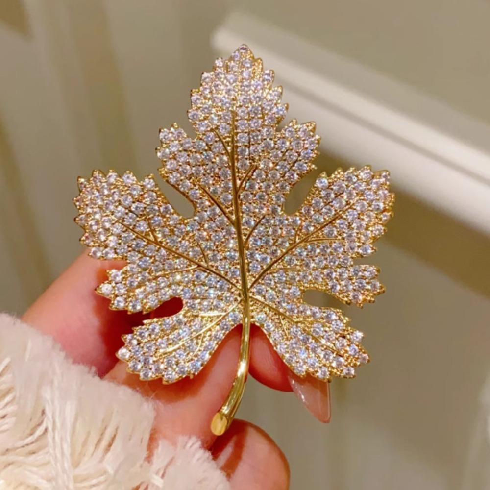 Trendy Jewelry Rhinestone Maple Leaf Brooch Vintage Maple Leaf Pin  Party Accessories