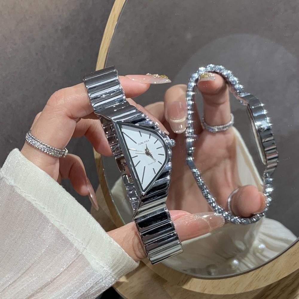 Irregular Niche Women's Watch Gold Chain Elegant Luxury Ladies' Wristwatch Half-Moon Dial Fashion Jewelry Quartz Watch Business
