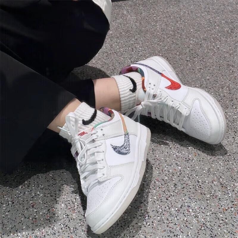 Nike Детские кроссовки Dunk Low GS Multi-Color Paisley Белый рассеянно-синий мистик-красный FN8913-141