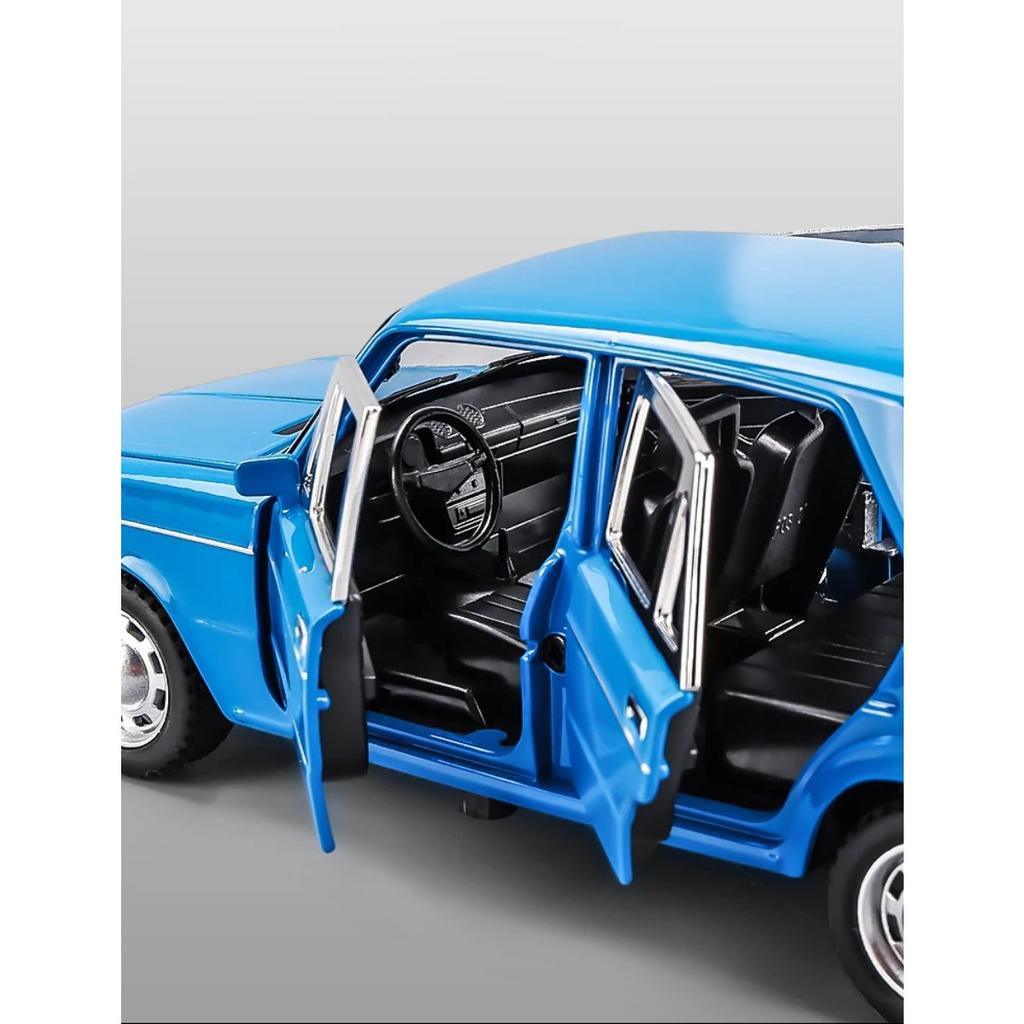 1/24 Российская LADA 2106 Металлическая модель автомобиля Игрушка Литье под давлением Металл Инерционный Музыка Свет Автомобильные игрушки для детей Транспортное средство