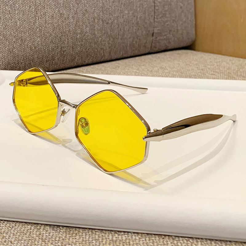 New y2k Vintage Rhombus Sunglasses Women For Men Luxury Brand Designer Sun Glasses Punk Popular Outdoor Travel Sexy Shades UV400