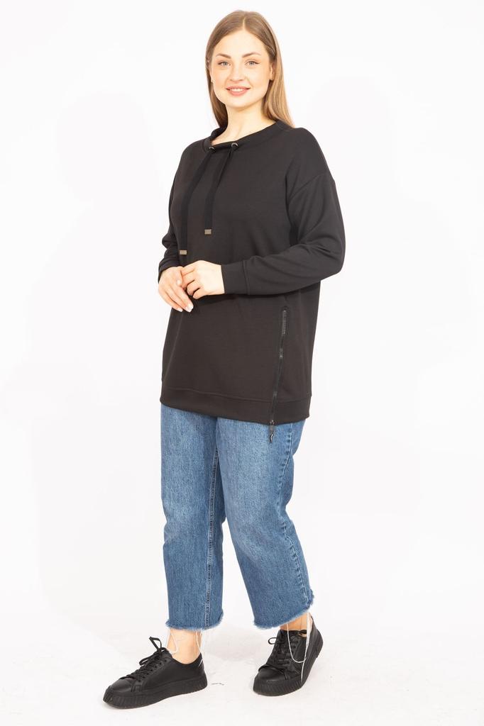 Women's Style Big Size Sweatshirt Black Large Size Sweatshirt With Side Zipper Slit And Eyelet Detail On The Collar