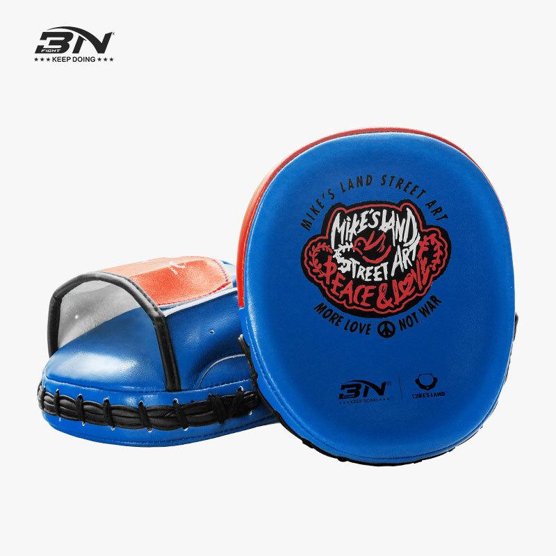 Маленькая ручная мишень BN с точной скоростью и откликом от тренера по тайскому боксу Санда Бритвенная мишень из микрофибры Профессиональная амортизирующая мишень для кулака