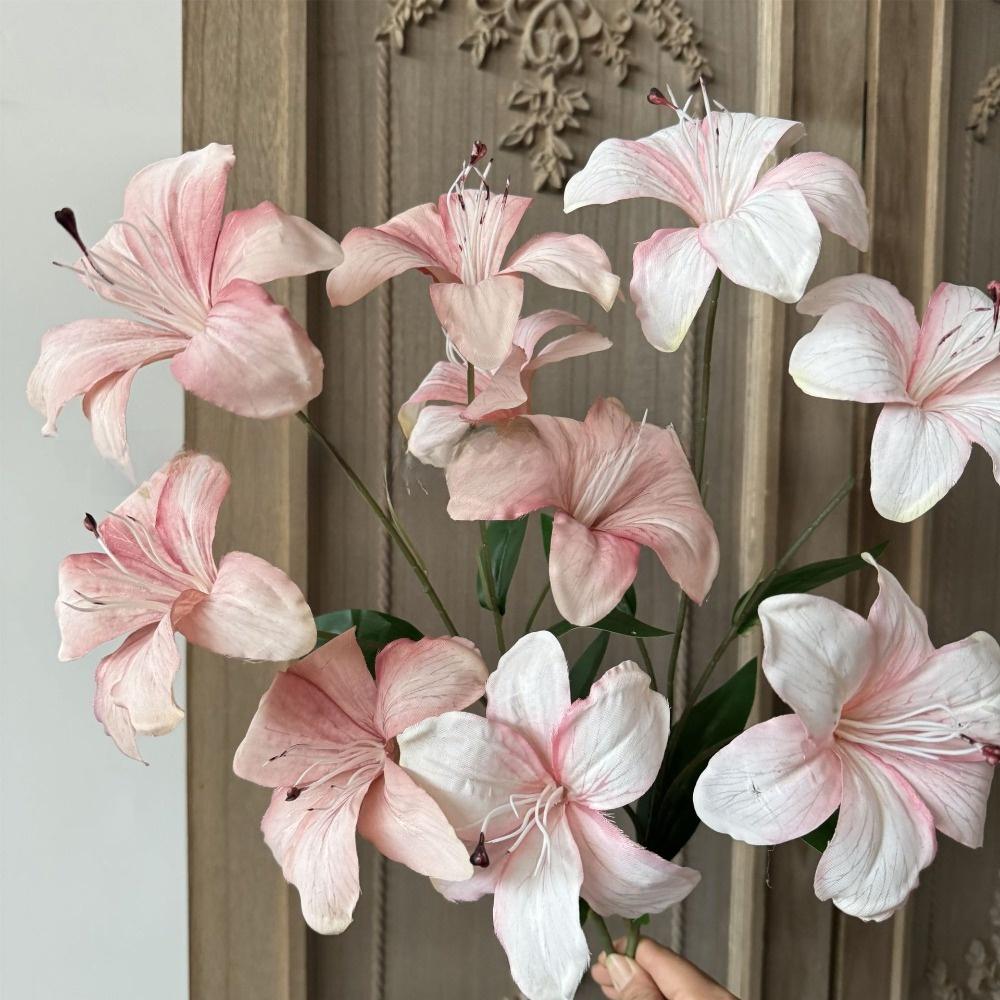 White Artificial Lily Flowers 5-head Simulation Decorative Bouquet Indoor Decoration