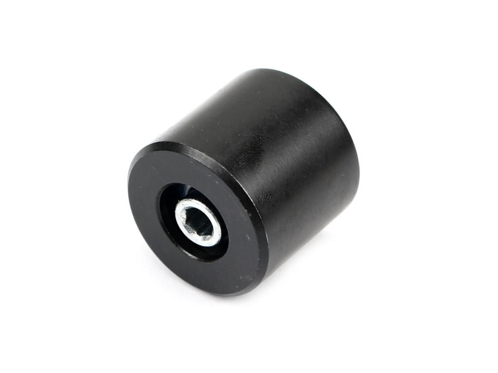 Three-position latch for AMV50 distributors
