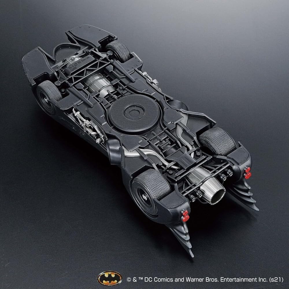 Bandai Spirits Набор для сборки модели Бэтмобиля Масштаб 1/35 Версия Batman Требуется сборка с цветовой маркировкой