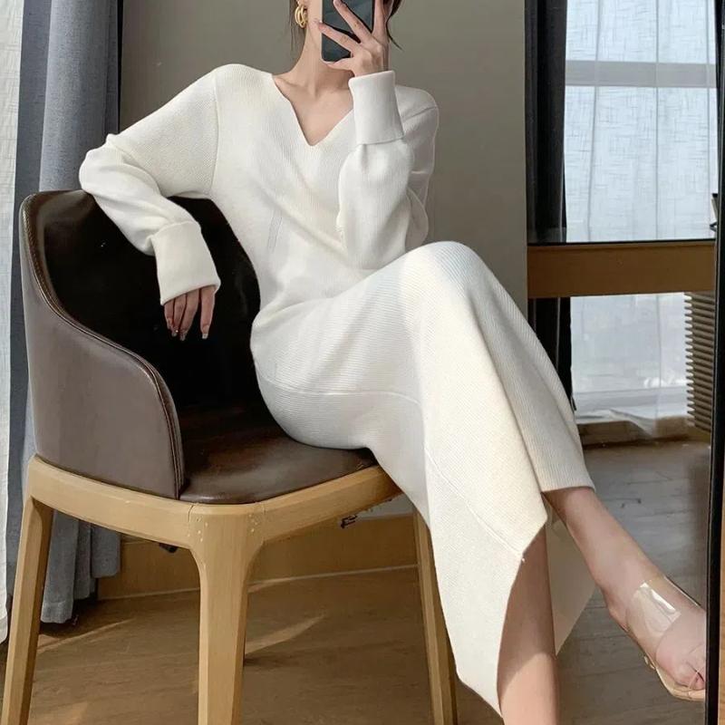 White Women's Dresses Autumn Winter New V-neck French Style Dresses Vintage Elegant V-neck All-match Fashion Knitted Dress