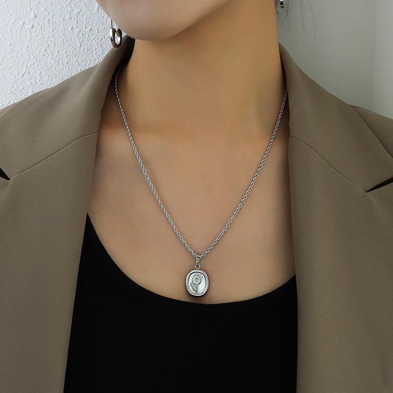 Cinsy Store Ожерелье для женщин Ожерелье из нержавеющей стали Ожерелье-чокер Начальное ожерелье Шикарные ювелирные изделия Золотая роза Ожерелье для женщин