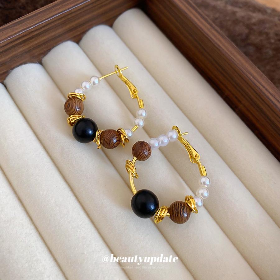 Серебряные обручи с искусственным жемчугом и деревянными бусинами - Осенне-зимние высококлассные нишевые серьги для женщин