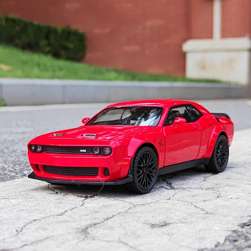 1/32 DODGE Challenger Hellcat Redeye Supercar Die Casting Model Car Sound and Light Hobby Collectibles Classic Decorative Gifts