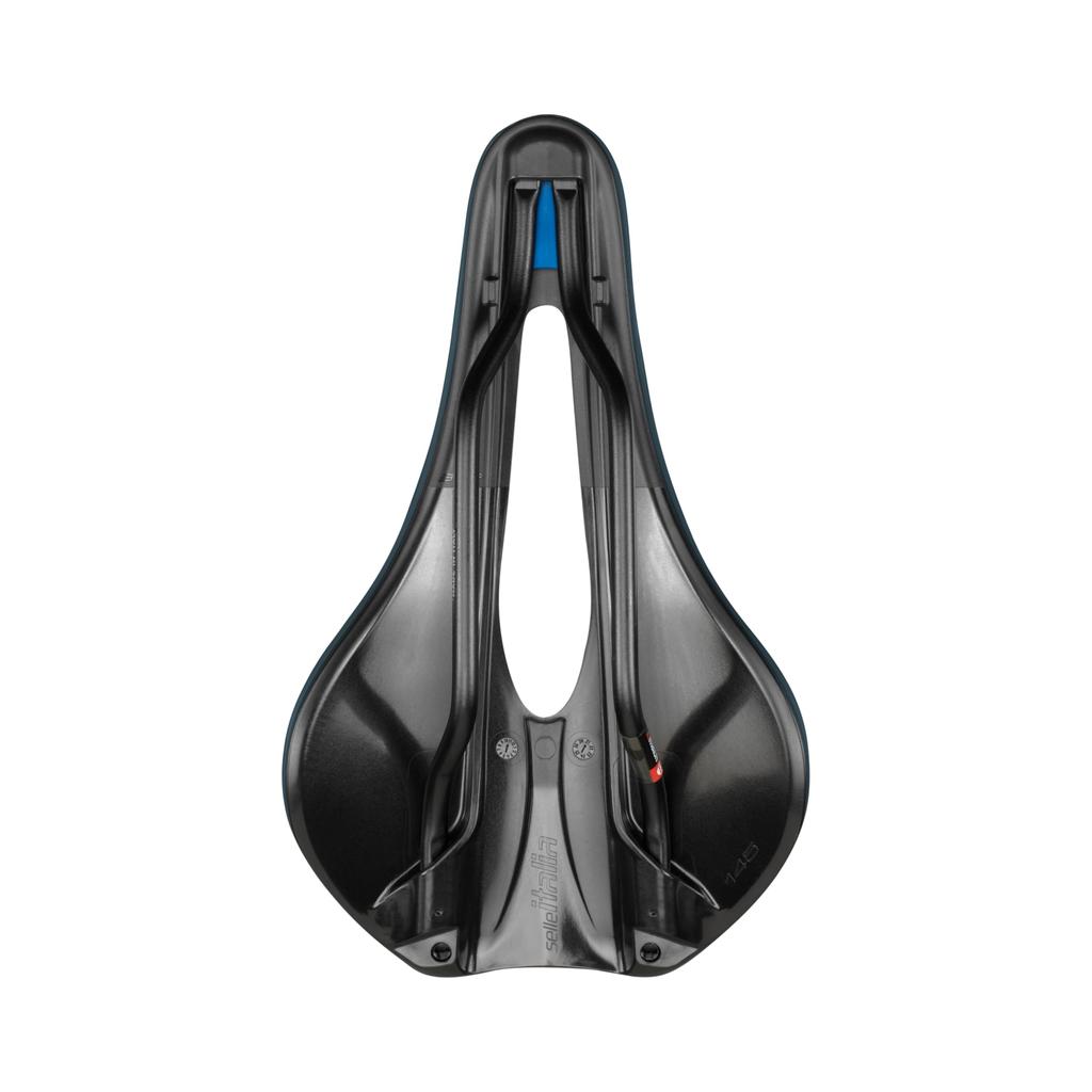 Selle Italia NOVUS BOOST EVO GRAVEL TM SUPERFLOW синее L Седло L3 (145 мм/синий) облегченный
