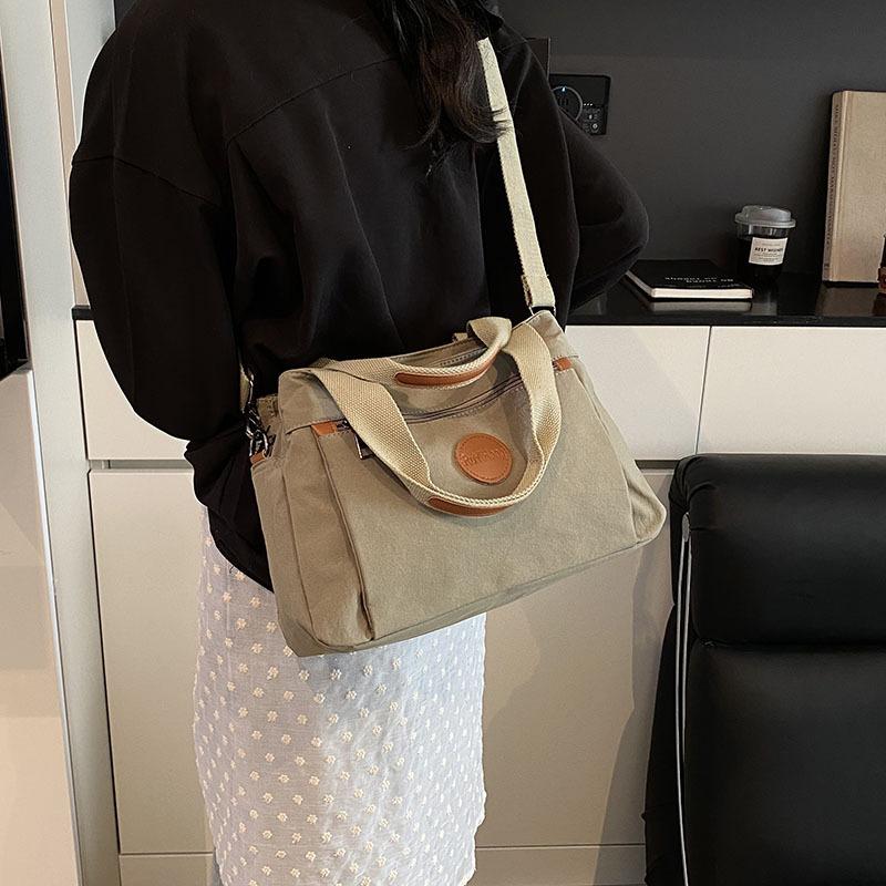 Fashion Casual Women's Bag Women's Portable Shoulder 2025 Niche Design Messenger Bag Women's Commuter Large-capacity Pillow Bag