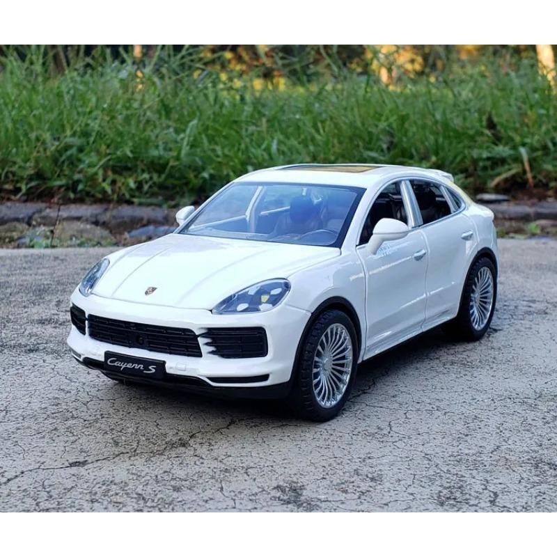 1/24 Porsche Cayenne S SUV Модель автомобиля из литого металла Моделирование Звук Свет Игрушки Коллекционные предметы Подарки на день рождения для детей