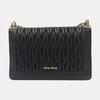[Pre-Owned] Miu Confidential Smooth Edged Elegant Metal Lock Clasp Lambskin Envelope Crossbody Shoulder Bag - Very Good #1PLWY0U