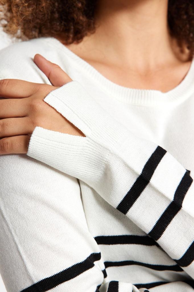 Women's Fashion Stylish Plus Size Sweater Black Striped Crew Neck Knitwear Sweater