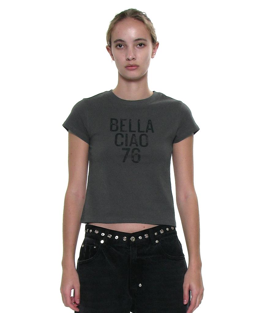 PARTIMENTO WOMEN Ciao Bella 76 Printed Short Sleeve Tee_Charcoal