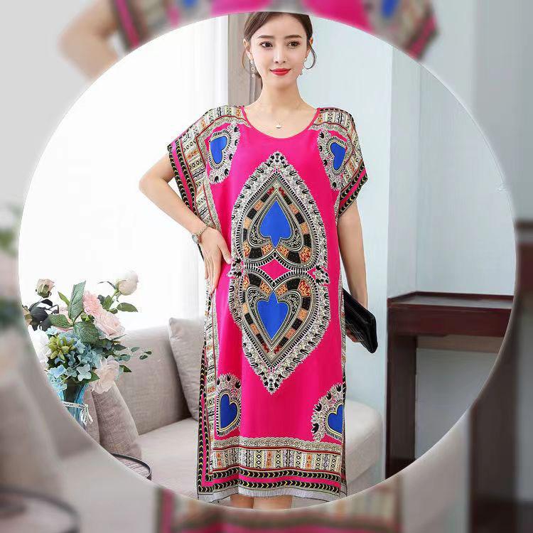 Летнее платье из хлопка и шелка. Прохладное и удобное платье средней длины с принтом. Свободное повседневное женское платье в этническом стиле с короткими рукавами.