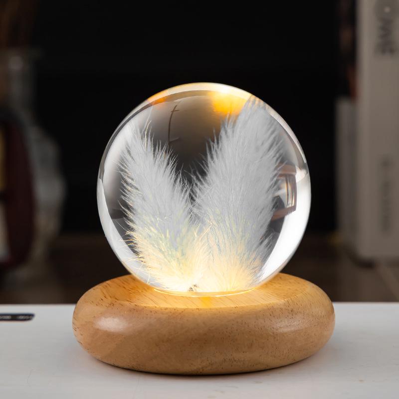 Ночной светильник в виде хрустального шара «Одуванчик» с 3D-резьбой и основанием из цельного дерева