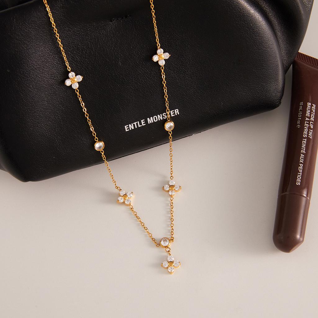 Yori New White Cubic Zircon Pendant Necklace Waterproof Simple Fashion Metal Texture Trendy Jewelry For Woman