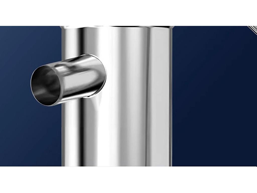 Старомодный ручной насос для колодца из нержавеющей стали