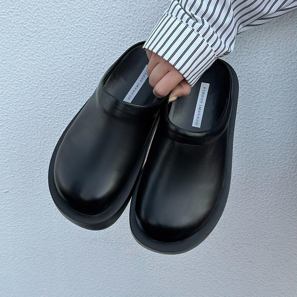 2024 Женские тапочки Летняя мода Закрытый носок Кожаные туфли Лоферы Высокие тапочки на платформе Женские черные высокие каблуки Zapatillas