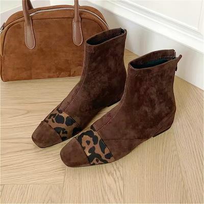Ботильоны на плоской подошве с леопардовым принтом, замшевые теплые женские туфли, зимние брендовые туфли с квадратным носком, челси 2025 года, трендовые низкие каблуки, зимние ботинки Mujer Zapatos