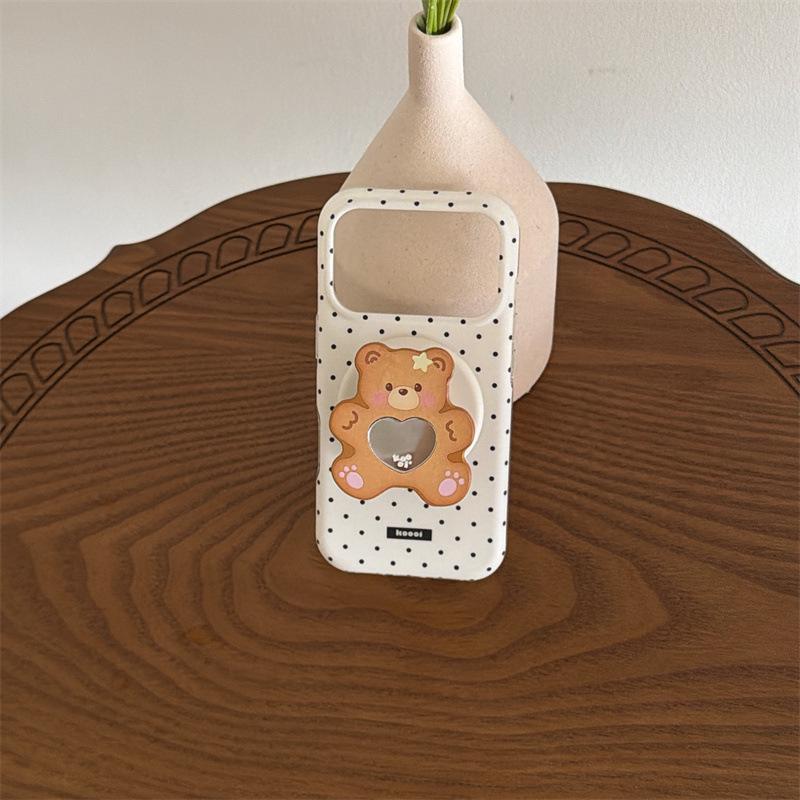 Магнитный чехол-зеркало для iPhone с корейским дизайном в горошек с мишкой и сердцем (Совместимо с iPhone 17, 16 Pro Max, 15, 14)