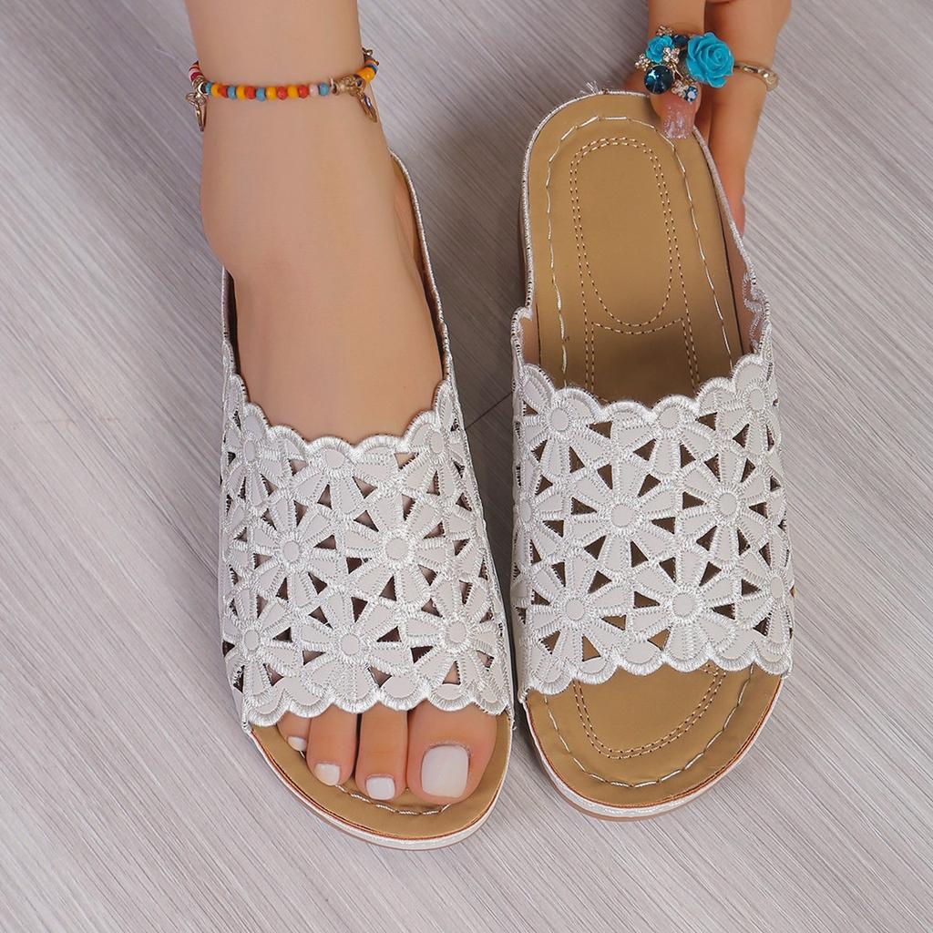 Large Size Fashion Low Heel Sandals Female 2025 Summer New Hollow Flower Slippers