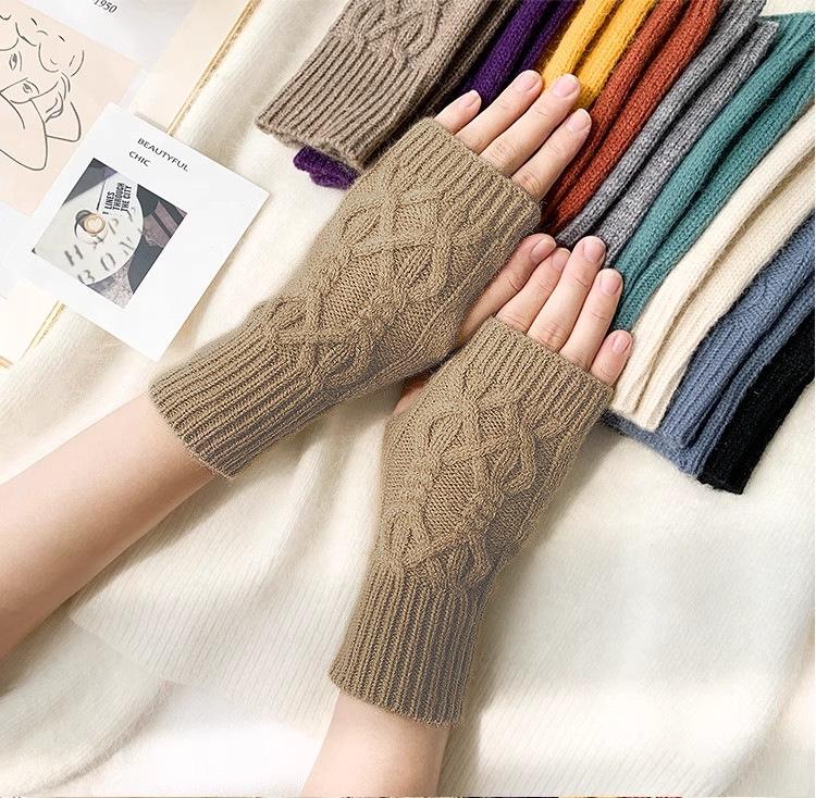 Wool Fingerless Knit Gloves for Women – Warm, Stylish, Cable Knit, Wrist Protection