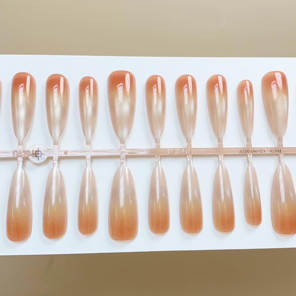 Exquisite Gradient Chestnut Cat Eye Nails: Chic Whitening False Nails Set