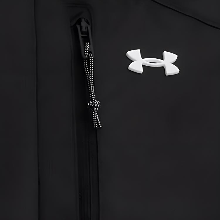 Under Armour Штормовые куртки и пальто Женские Черный 1371593-002