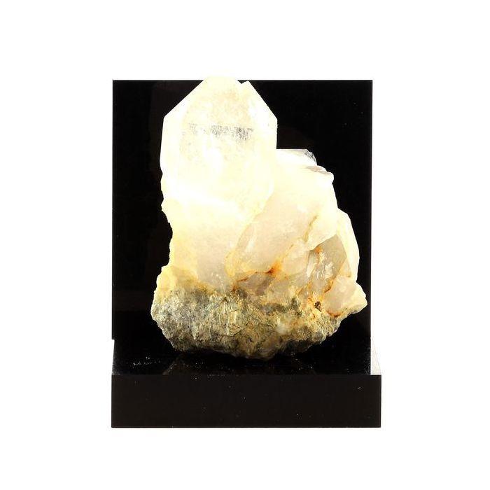 Quartz 295.8 carats