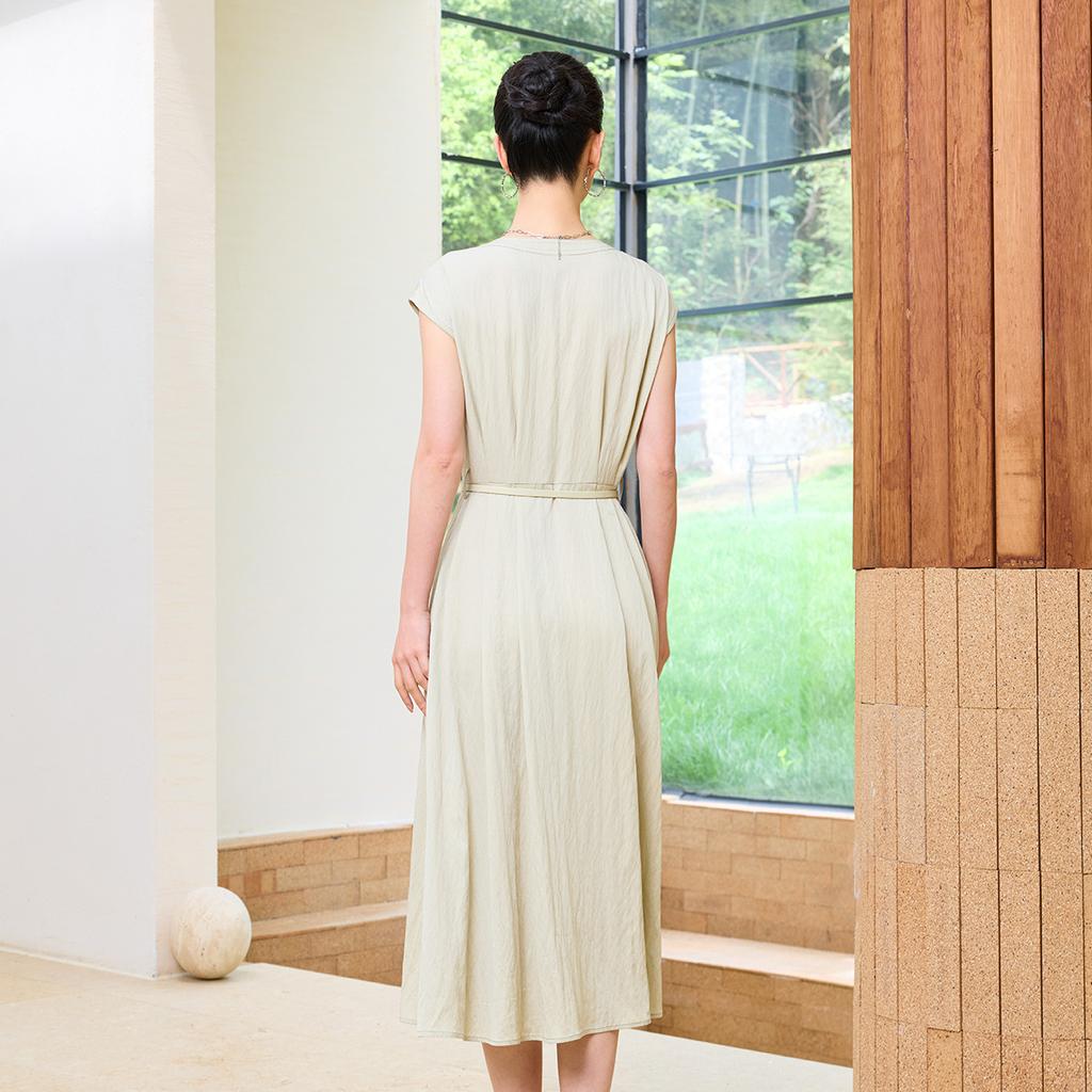 Round neck sleeveless waist cinched dress for women in summer 2026, suitable for commuting and slimming, mid length A-line shirt skirt