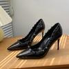 Весна Осень Новые Роскошные Женские Туфли на Высоком Каблуке Универсальные Остроносые С Неглубоким Вырезом Тонкий Каблук Повседневная Обувь Ретро Заклепки Черные Туфли на Высоком Каблуке