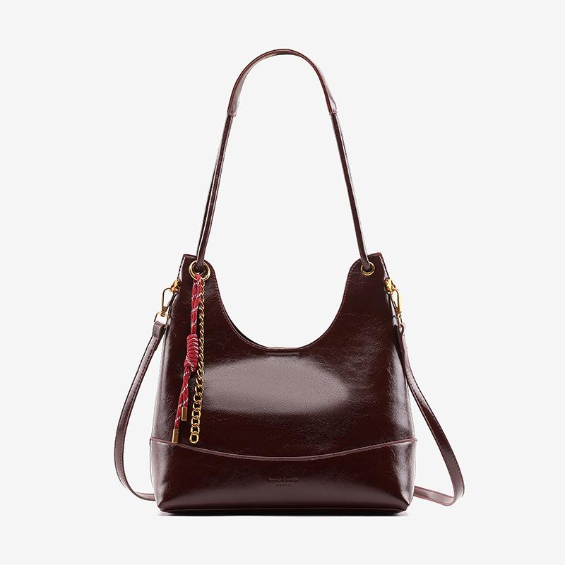 Super Hot and Large Capacity Tote Bun Mother Bag In Autumn and Winter  Trendy New Oil Wax Leather Retro Commuting Commuting Order