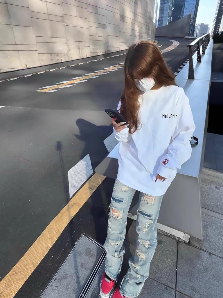 Женский худи с вышивкой "Маленькое пламя" - Осенне-зимний свободный топ с длинным рукавом в стиле стритстайл, парная одежда