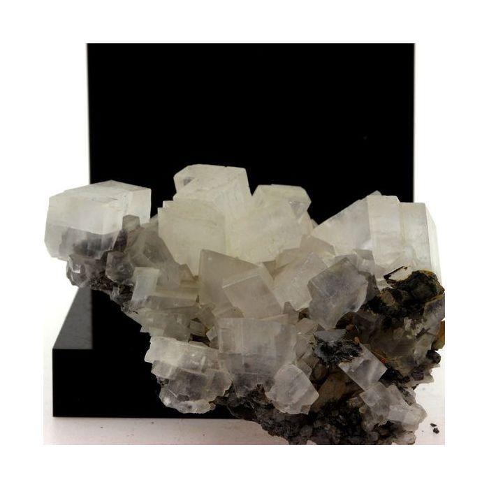 Calcite 283.9 carats