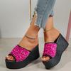 Женские шлепанцы на платформе Новые летние сандалии Домашняя обувь для улицы и пляжа Женские легкие шлепанцы на танкетке Домашние тапочки Женские